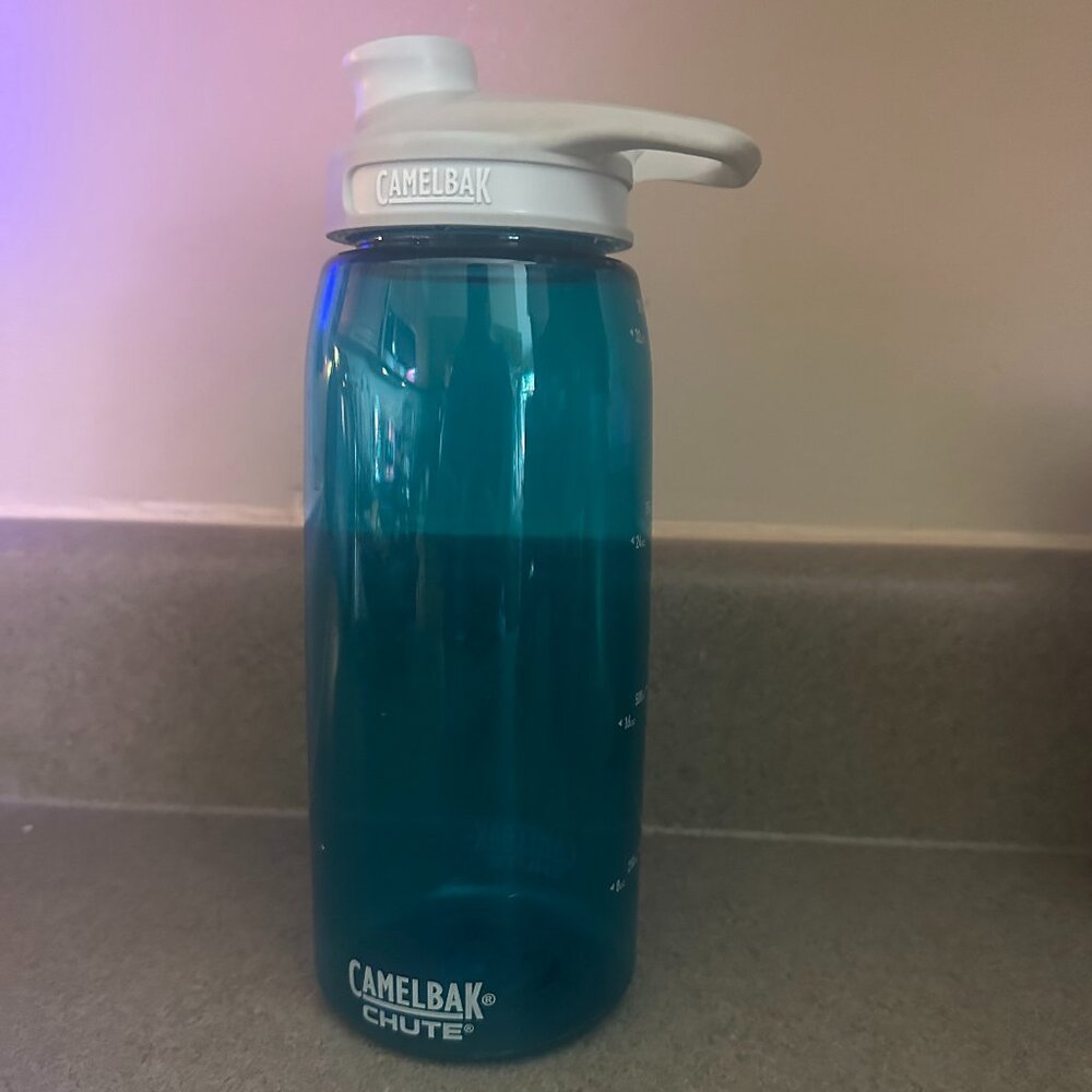 CamelBak Chute Water Bottle – Sea Glass, 1L – Durable & Leak-Proof